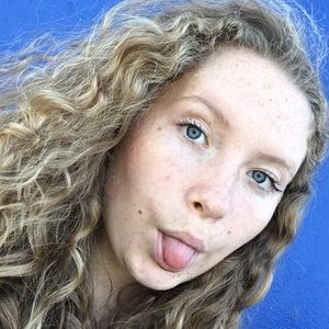 Meet your Posher, Raine